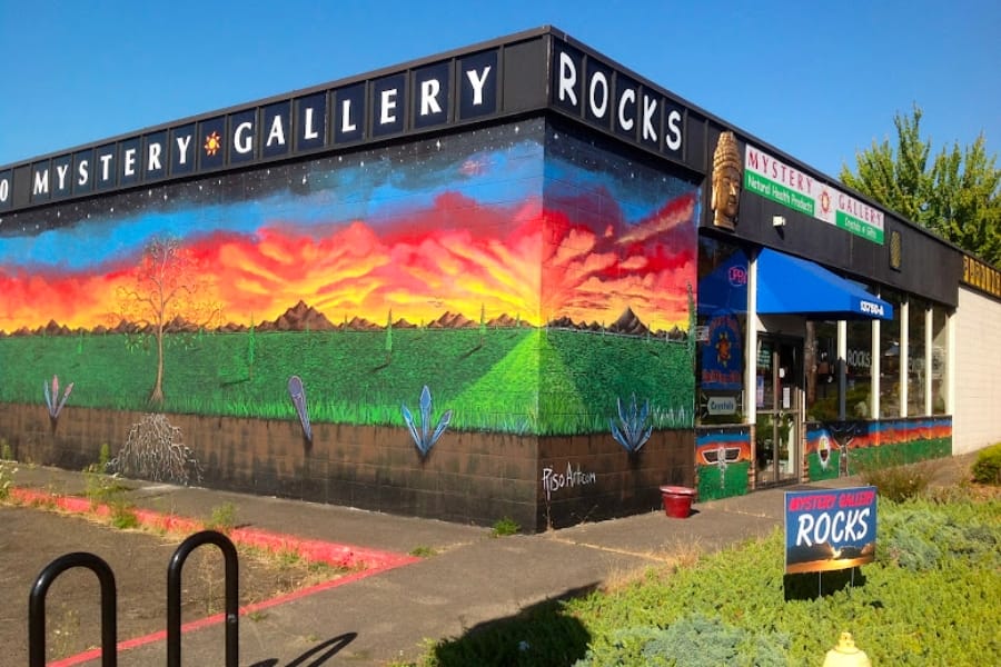 Colorful building of Mystery Gallery Rocks