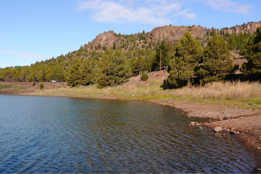 Calm waters of Ochoco Lake and its surrounding mountains