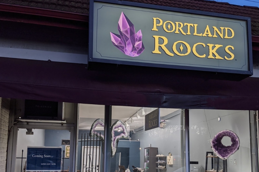 Portland Rocks rock shop in Oregon where you can find and buy various jade specimens