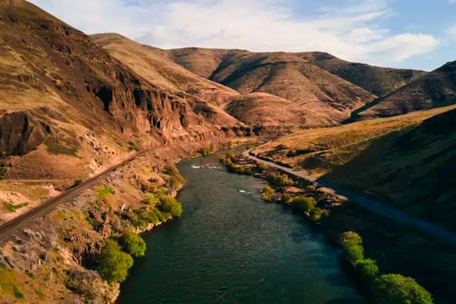 Picturesque view of the Warm Springs Indian Reservation with the Deschutes River in the middle
