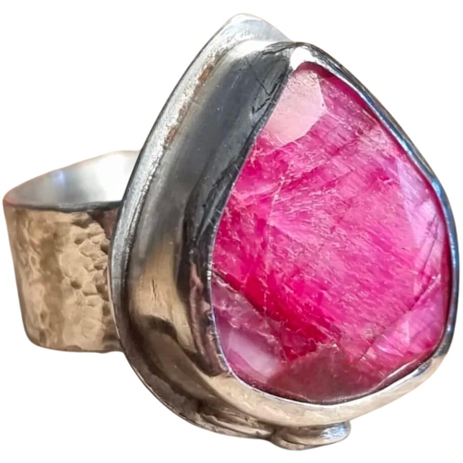 A beautiful ring with pinkish-red Indian ruby as center stone