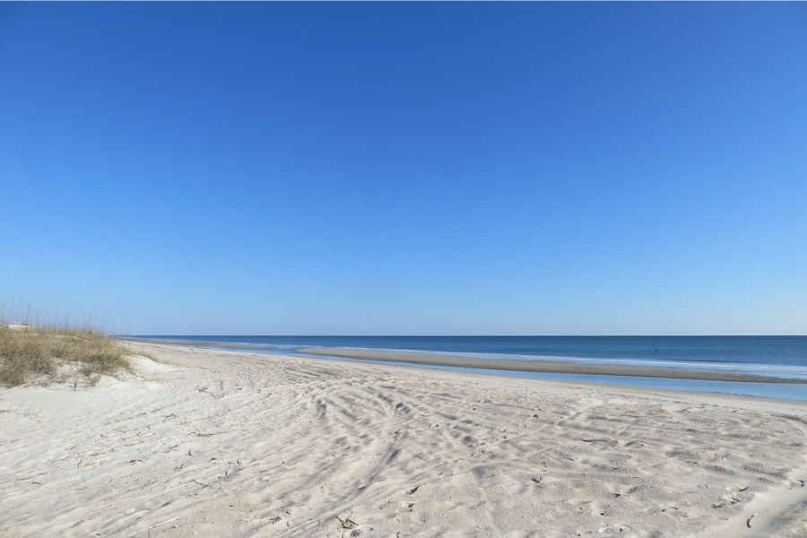Serene view of the white sands of Amelia Island