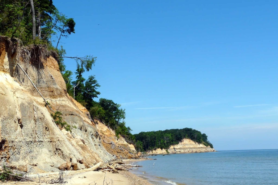 Scenic view of the waters and cliffs at Calvert Cliffs State Park