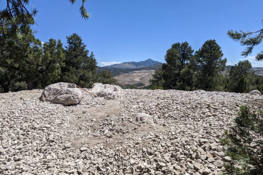 Rocky outcrops at Garnet Hill