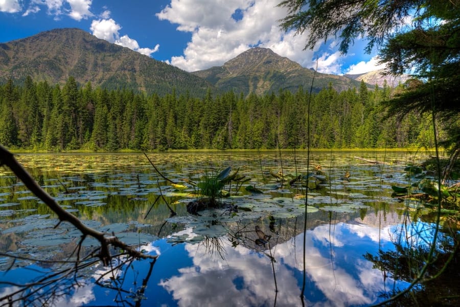 Stunning view of the varied landscapes of Jefferson County featuring mountains in the background