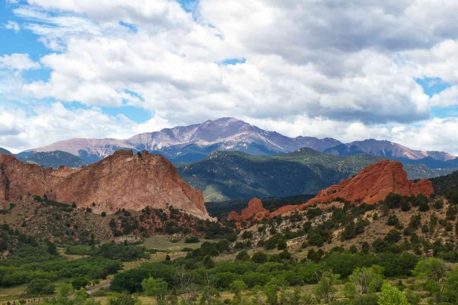 Wide view of the stretch of Pikes Peak